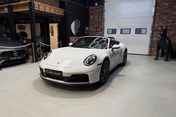 PORSCHE 911 CARRERA CABRIOLET 992