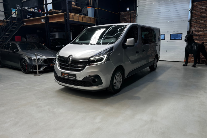 RENAULT TRAFIC COMBI