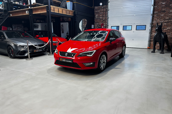 SEAT LEON