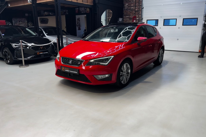 SEAT LEON