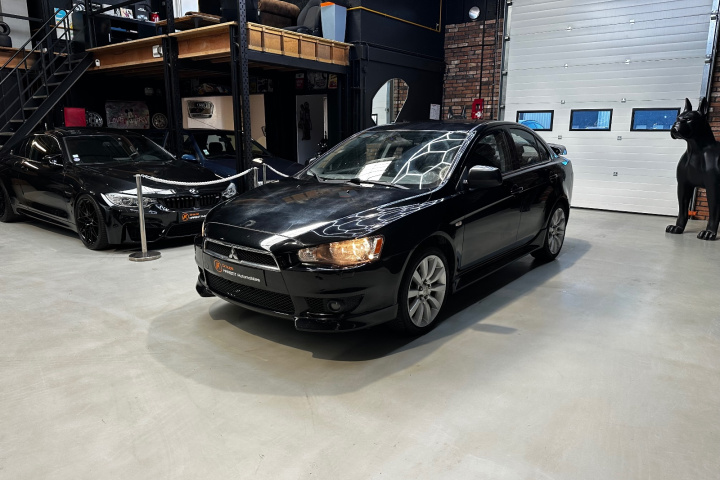 MITSUBISHI LANCER