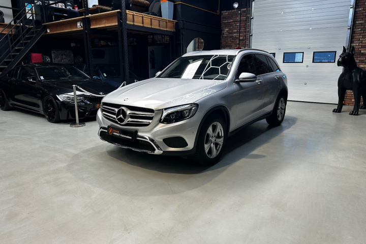 MERCEDES GLC