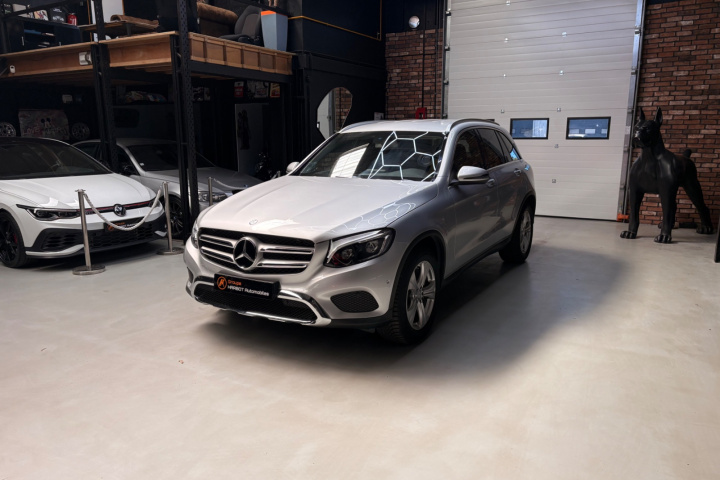 MERCEDES GLC