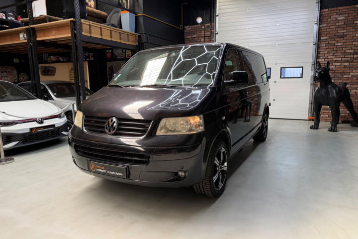VOLKSWAGEN TRANSPORTER COMBI